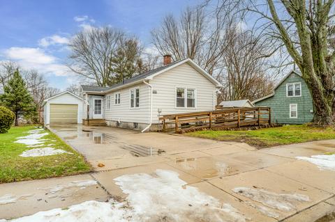 273 E Logan St, Coloma, MI 49038 photo 4