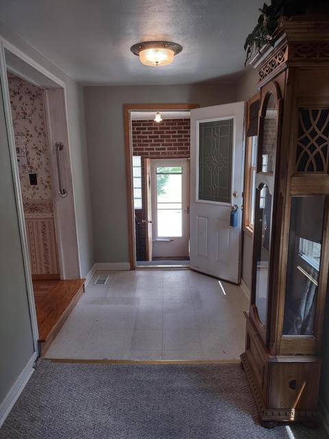703 Maple St, Niles, MI 49120 photo 3