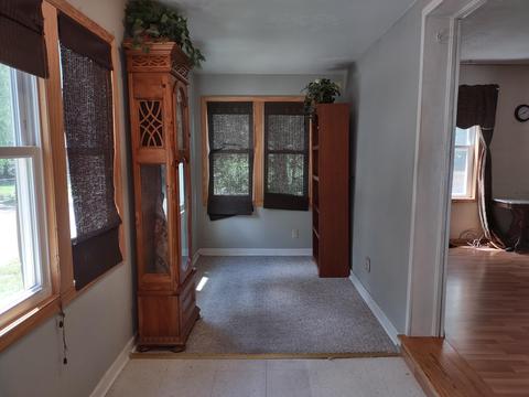 703 Maple St, Niles, MI 49120 photo 2