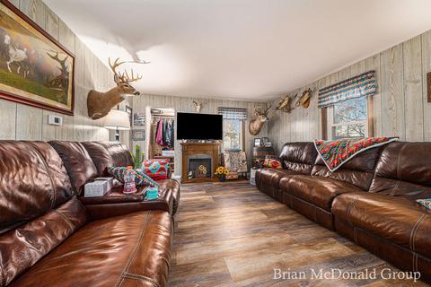 323 Union St, Plainwell, MI 49080 photo 12