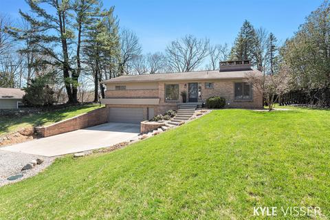 3386 Fulton St SE, Grand Rapids, MI 49546