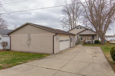 7648 N Indian Lake Dr, Scotts, MI 49088
