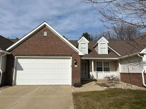 852 E Barrington Cir, Jackson, MI 49203