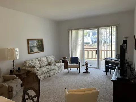 852 E Barrington Cir, Jackson, MI 49203 photo 8