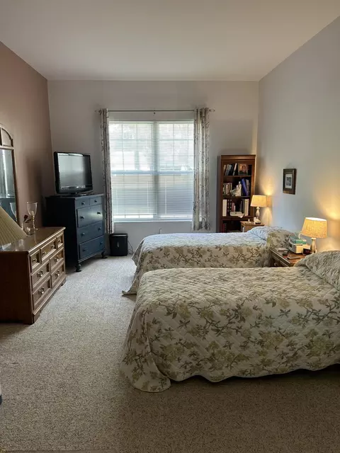 852 E Barrington Cir, Jackson, MI 49203 photo 9