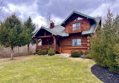5974 Layton Rd, Fowlerville, MI 48836