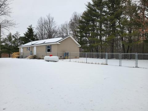 162 S Locust Ave, White Cloud, MI 49349 photo 2