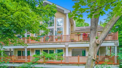 731 Pleasant St, Saugatuck, MI 49453
