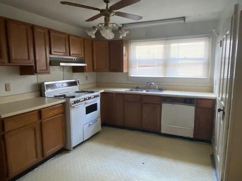 517 Ormsby St, Adrian, MI 49221 photo 7