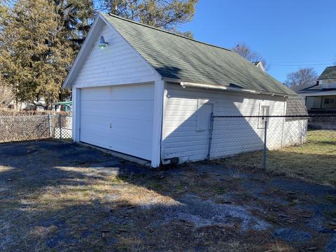 517 Ormsby St, Adrian, MI 49221 photo 6
