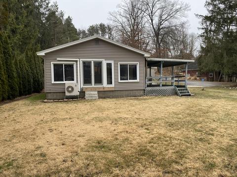 5458 Ridge Dr, Reading, MI 49274 photo 1