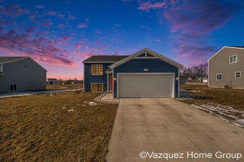 241 Sweet Meadow Dr, Kent City, MI 49330