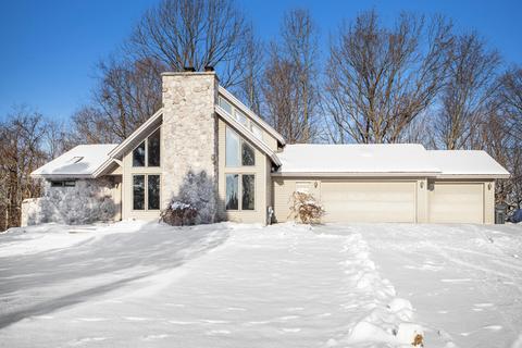 537 3rd St, Plainwell, MI 49080 photo 1