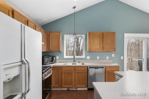 975 Scenic View Dr, Plainwell, MI 49080 photo 7