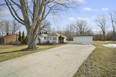1003 Echo Beach Dr, Jackson, MI 49203 photo 1