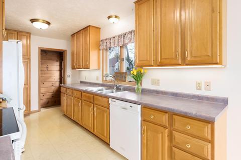 8778 E Long Lake Dr, Scotts, MI 49088 photo 12