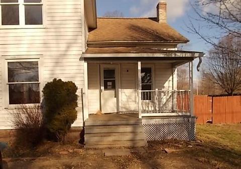 1004 Constantine St, Three Rivers, MI 49093