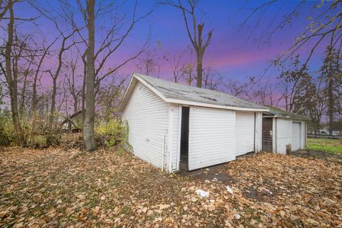 932 Chittock Ave, Jackson, MI 49203 photo 3