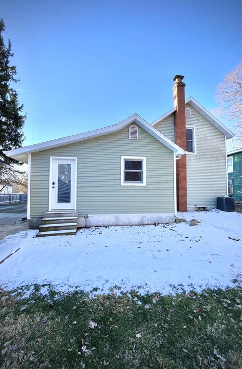 537 E State St, Cassopolis, MI 49031 photo 3