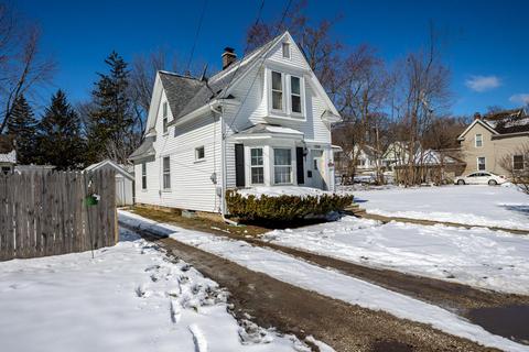 1310 4th St, Jackson, MI 49203 photo 1