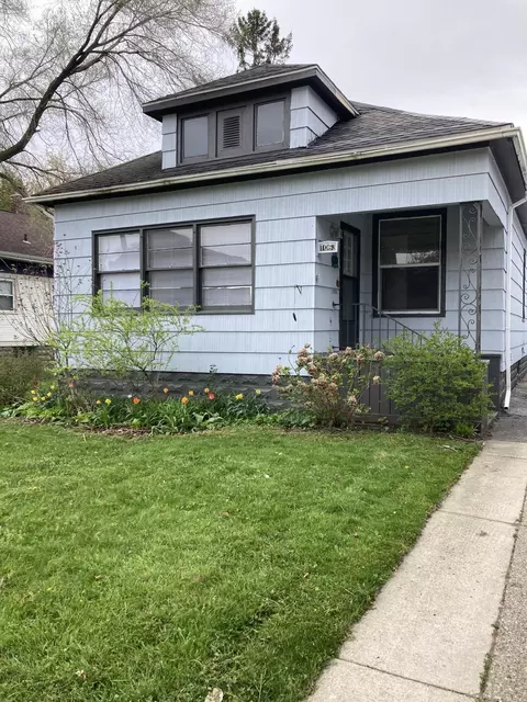 1063 W Southern Ave, Muskegon, MI 49441