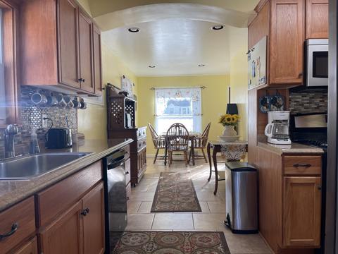 836 Springcrest Blvd, Jackson, MI 49203 photo 3