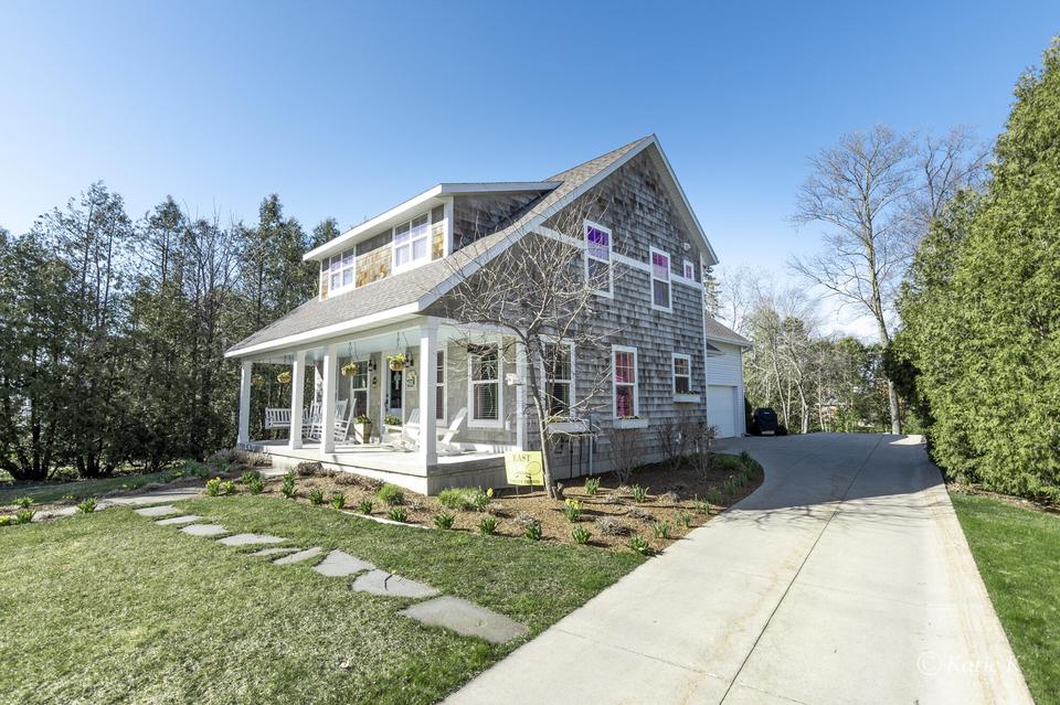  2505 Lake Dr SE, East Grand Rapids, MI 49506 photo 3