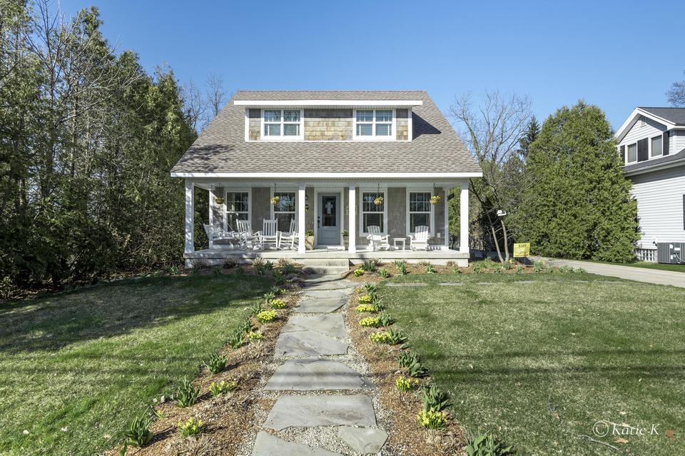  2505 Lake Dr SE, East Grand Rapids, MI 49506 photo 2