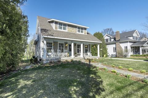 2505 Lake Dr SE, East Grand Rapids, MI 49506