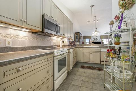 2027 Augusta Dr, Jackson, MI 49201 photo 10