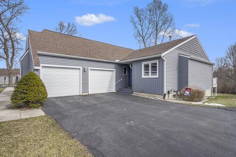 2027 Augusta Dr, Jackson, MI 49201 photo 1