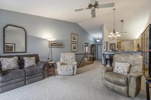 2027 Augusta Dr, Jackson, MI 49201 photo 6