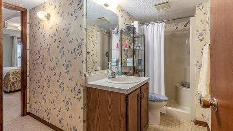 2027 Augusta Dr, Jackson, MI 49201 photo 26