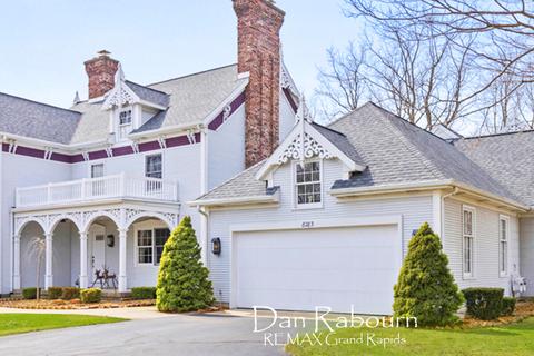 8283 Wallinwood Springs Dr SE, Jenison, MI 49428