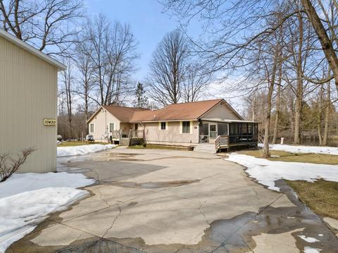10430 River Rd, Evart, MI 49631 photo 1