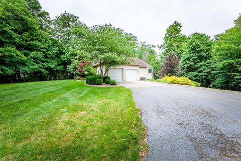 6390 Scenic Woods Cir N, Muskegon, MI 49445
