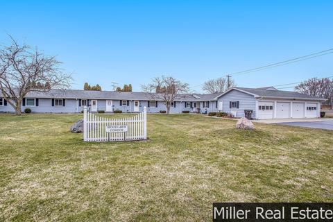1316 N Boltwood St, Hastings, MI 49058