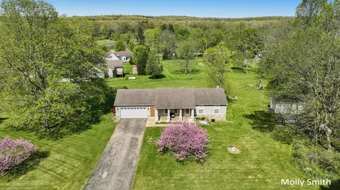 2114 Fox Mountain Dr, Otsego, MI 49078