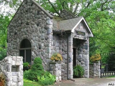 41 Sanctuary Dr, Jackson, MI 49201 photo 2
