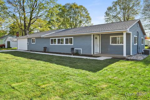 121 Oak St, Sheridan, MI 48884