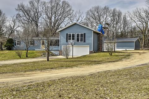 42660 Evergreen Park Dr, Decatur, MI 49045