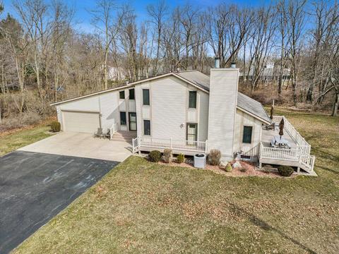 2733 52nd St SW, Wyoming, MI 49519