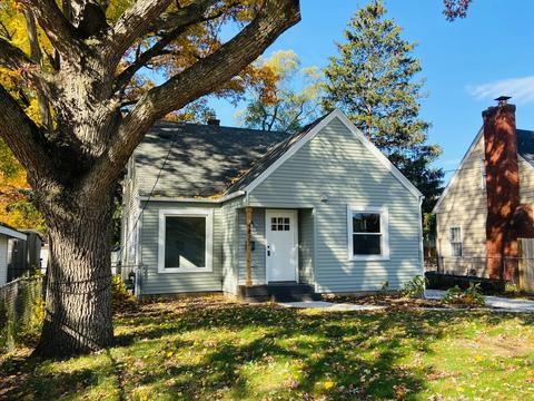 4827 Walton Ave, Grand Rapids, MI 49548