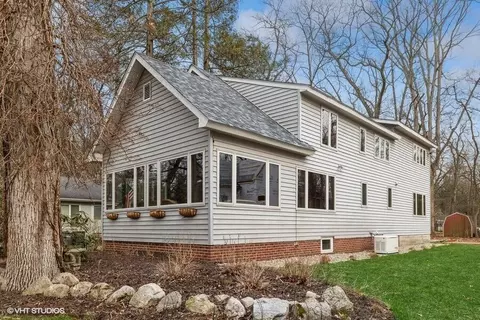 3983 Ponchartrain Dr, New Buffalo, MI 49117
