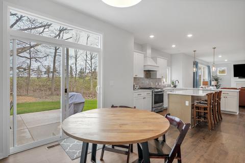 8127 Eagle Peak Dr, Jenison, MI 49428 photo 18