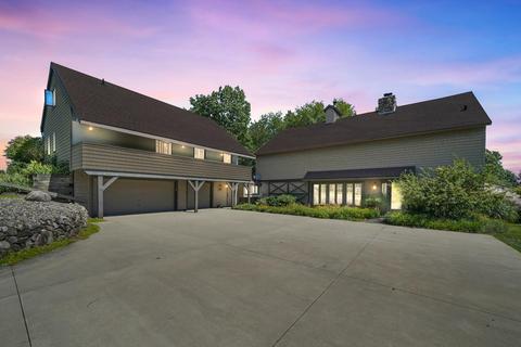 67665 Yankee Ln, Edwardsburg, MI 49112