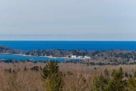 3824 Smith Rd, Onekama, MI 49675