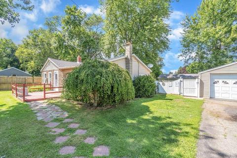 210 Cardinal Crst, Jackson, MI 49202 photo 2
