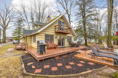 7795 Bay Mdws, Canadian Lakes, MI 49346