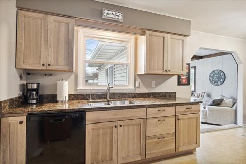 3845 Deerfield Dr, Jackson, MI 49203 photo 7